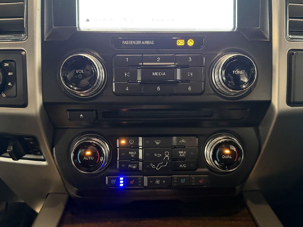 2017 Ford F-350 Image 24