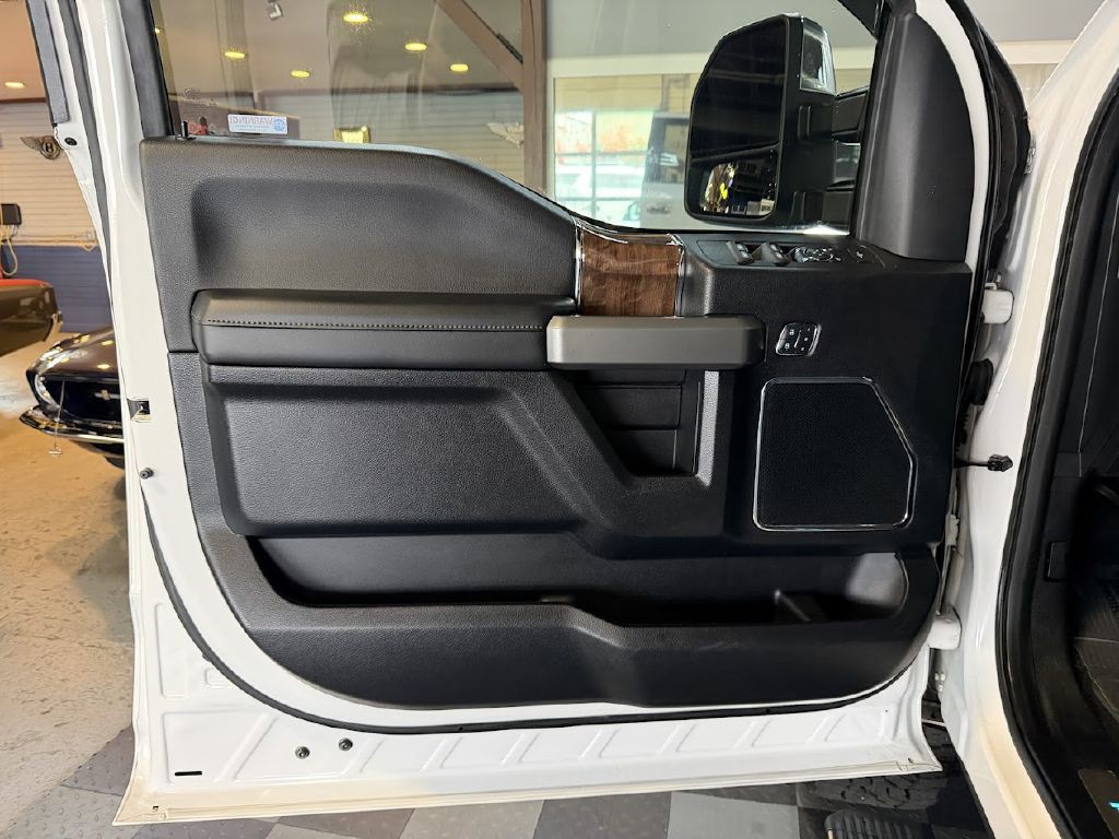 2017 Ford F-350 Image 27