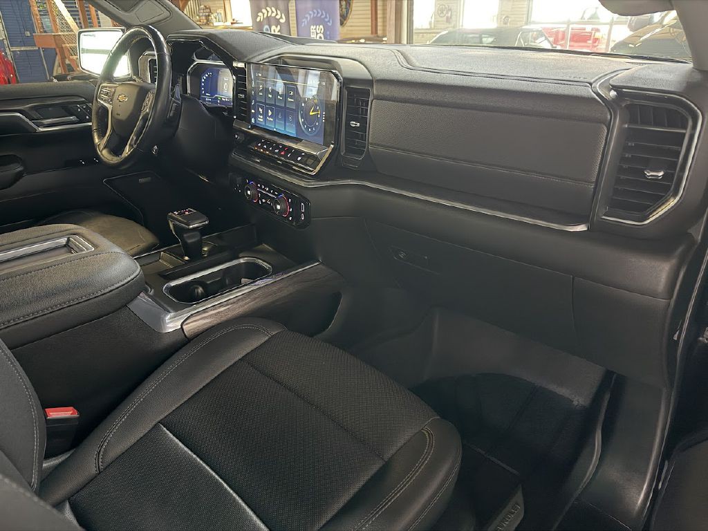 2022 Chevrolet Silverado 1500 Image 13