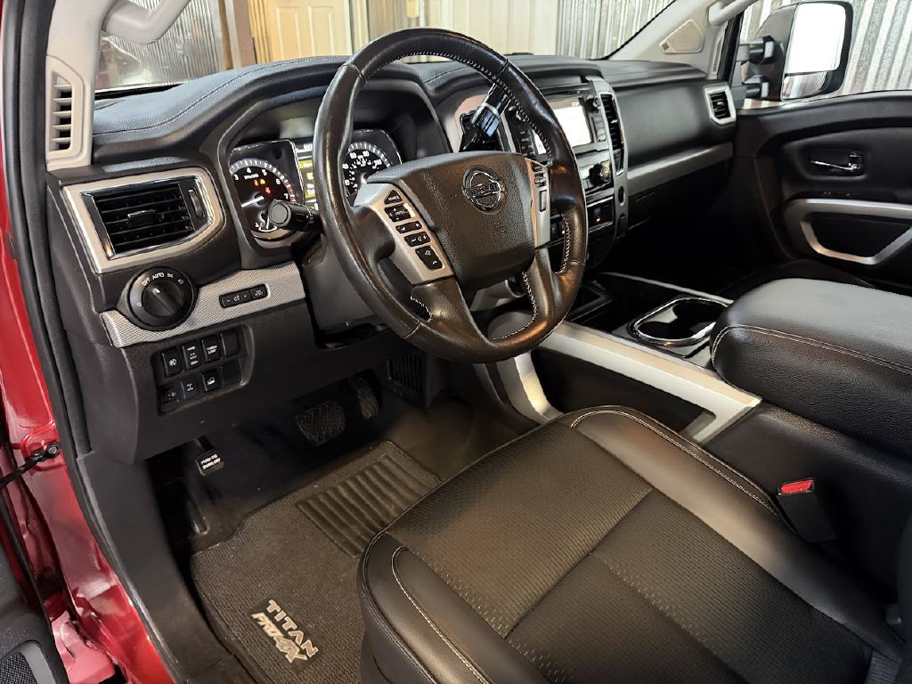 2018 Nissan Titan Image 11