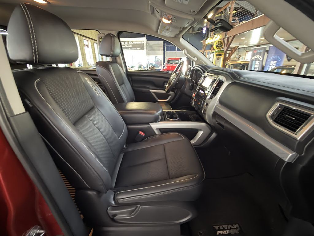 2018 Nissan Titan Image 13