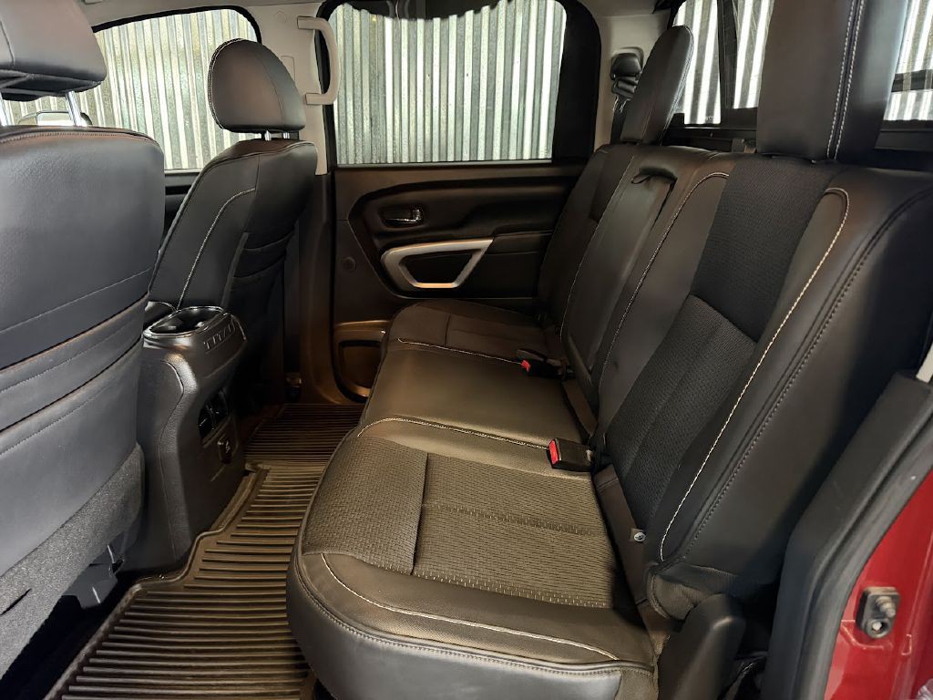 2018 Nissan Titan Image 16