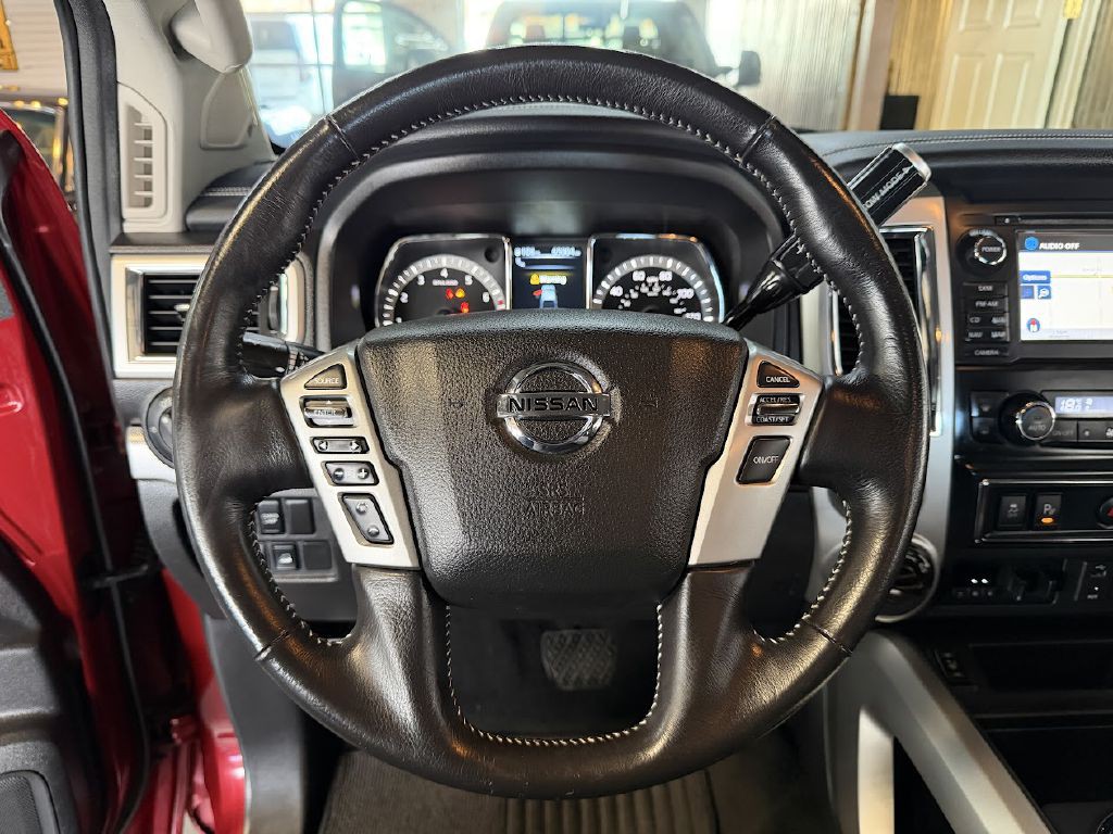 2018 Nissan Titan Image 20