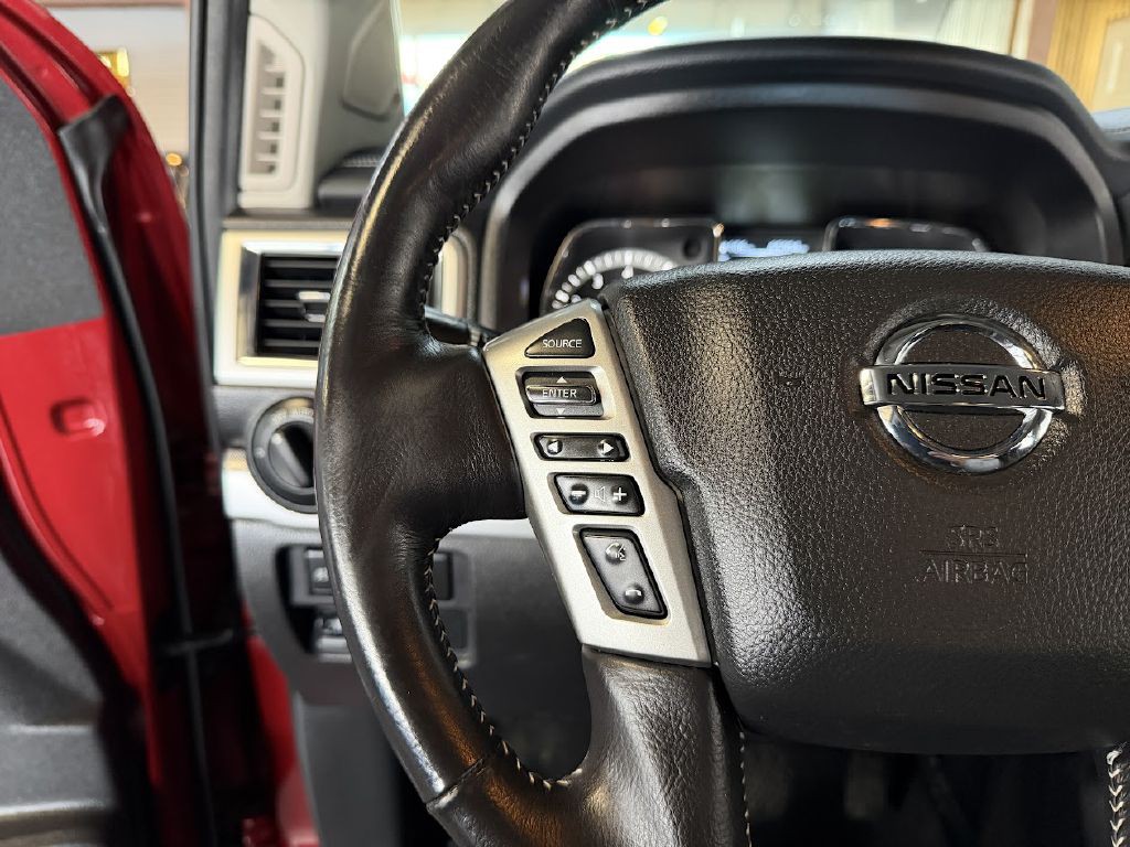 2018 Nissan Titan Image 21