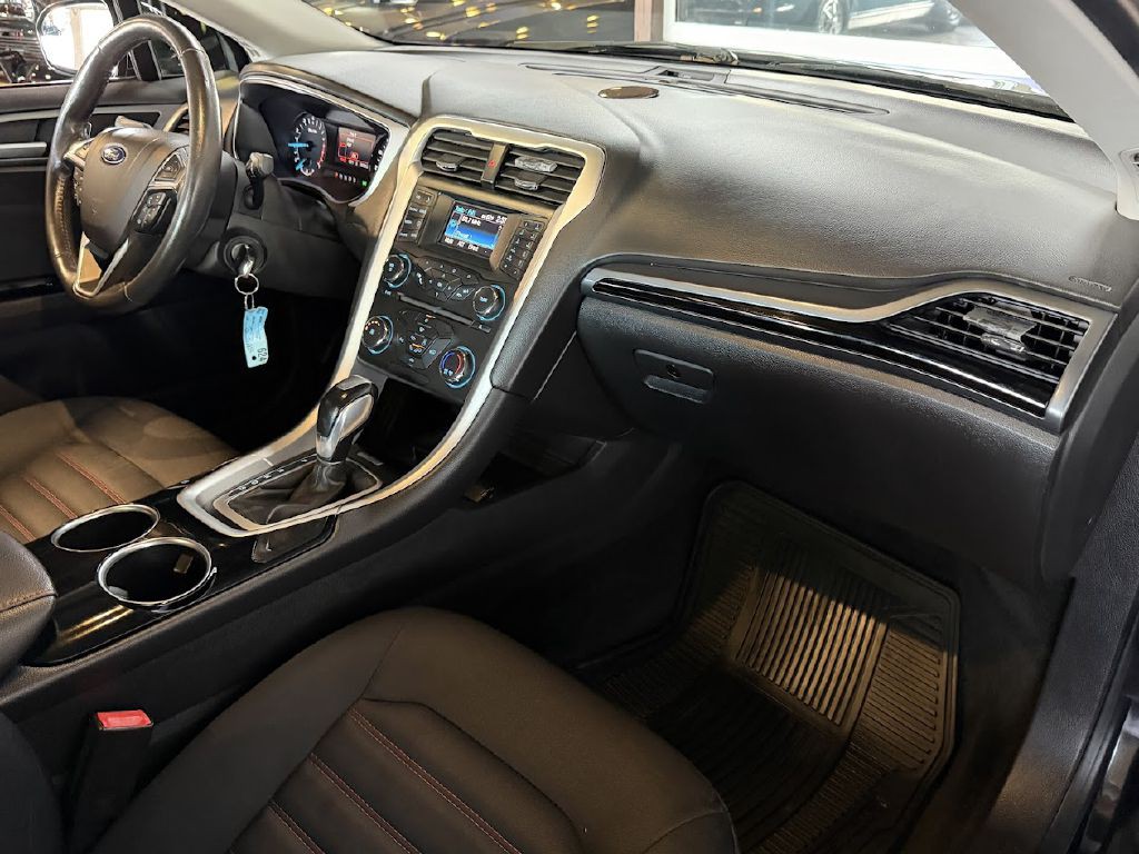 2013 Ford Fusion Image 12