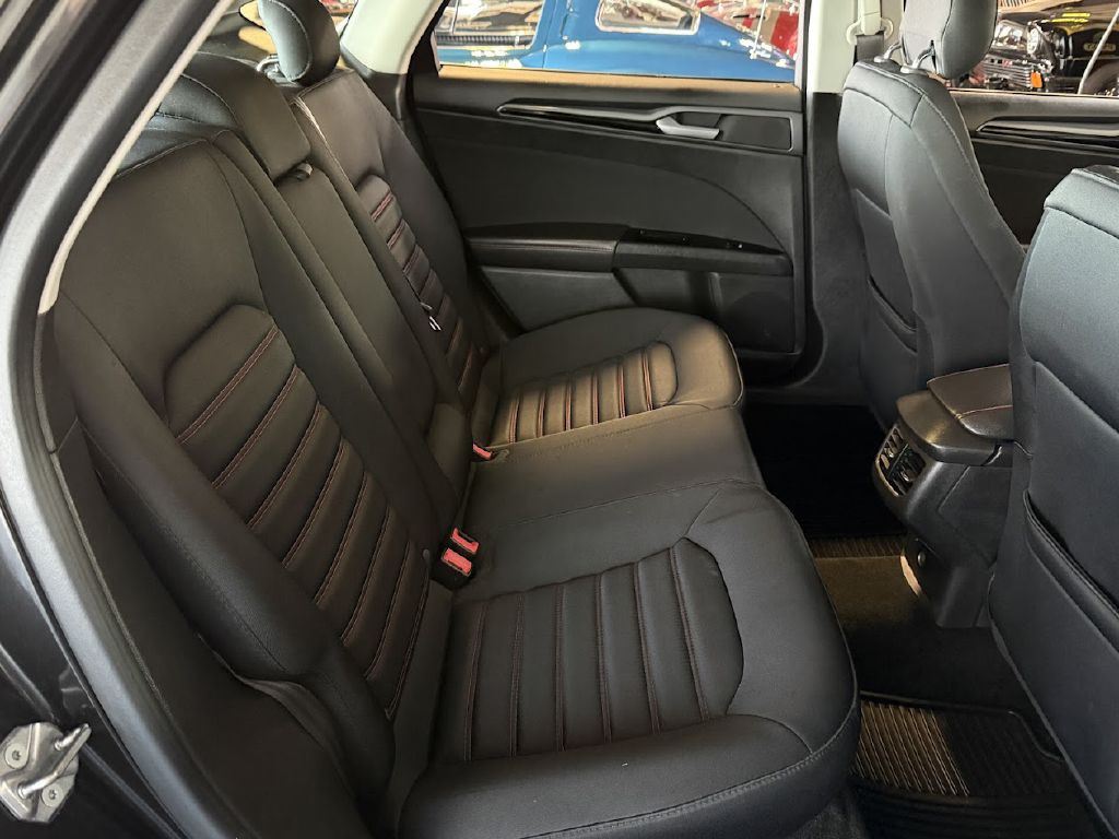 2013 Ford Fusion Image 16