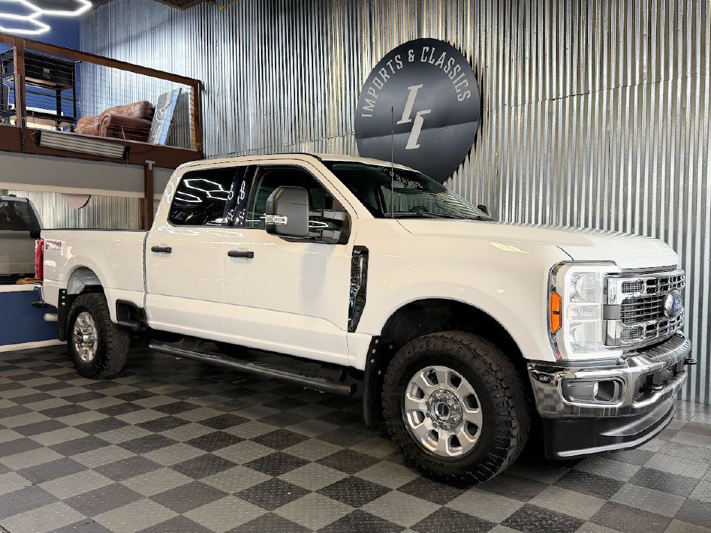2023 Ford F-250 Image 2