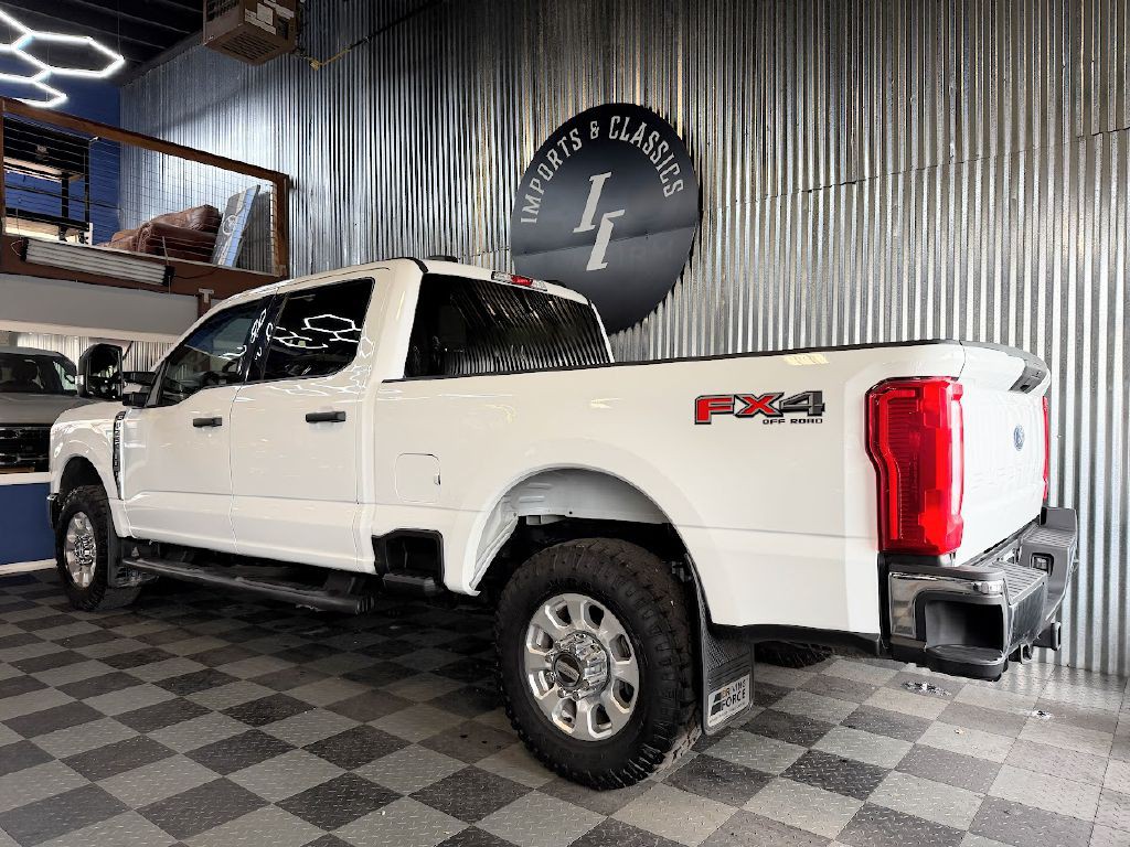 2023 Ford F-250 Image 3
