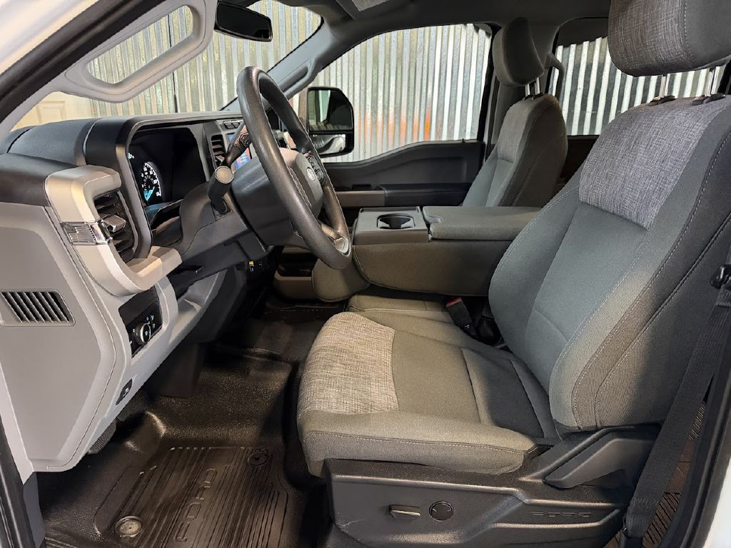2023 Ford F-250 Image 11