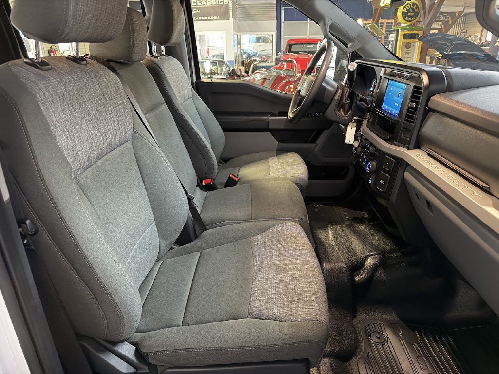 2023 Ford F-250 Image 13