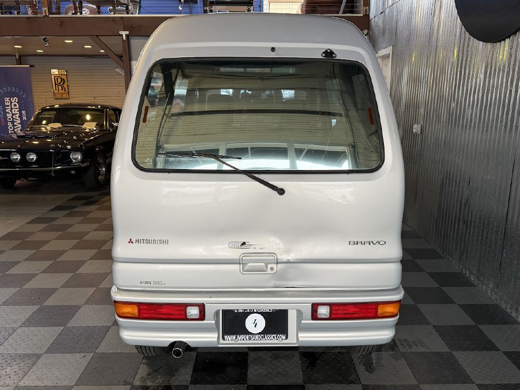 1995 Mitsubishi Bravo Image 6