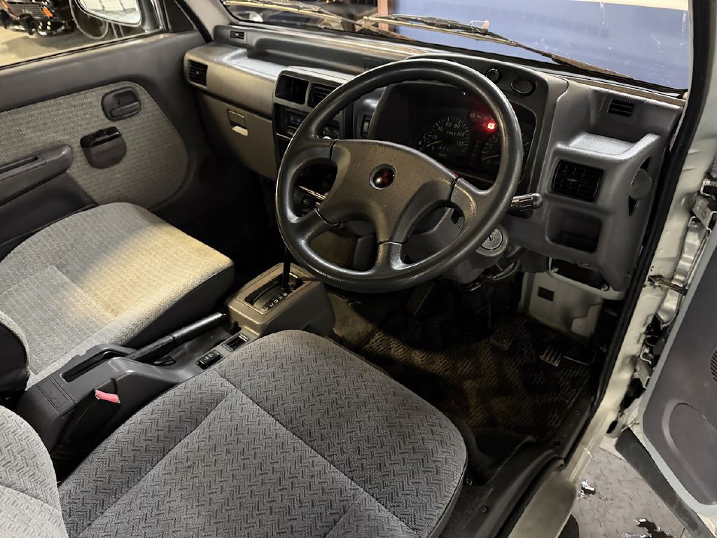 1995 Mitsubishi Bravo Image 9