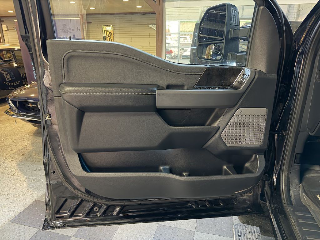 2023 Ford F-350 Image 32