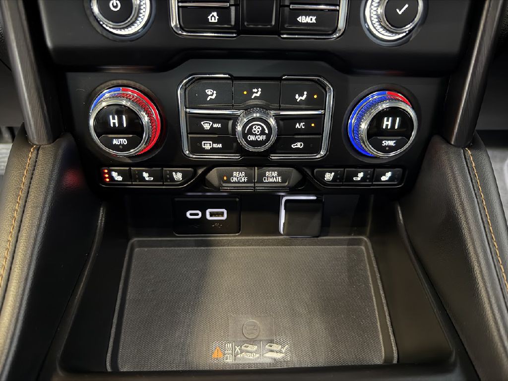 2024 GMC Yukon Image 25