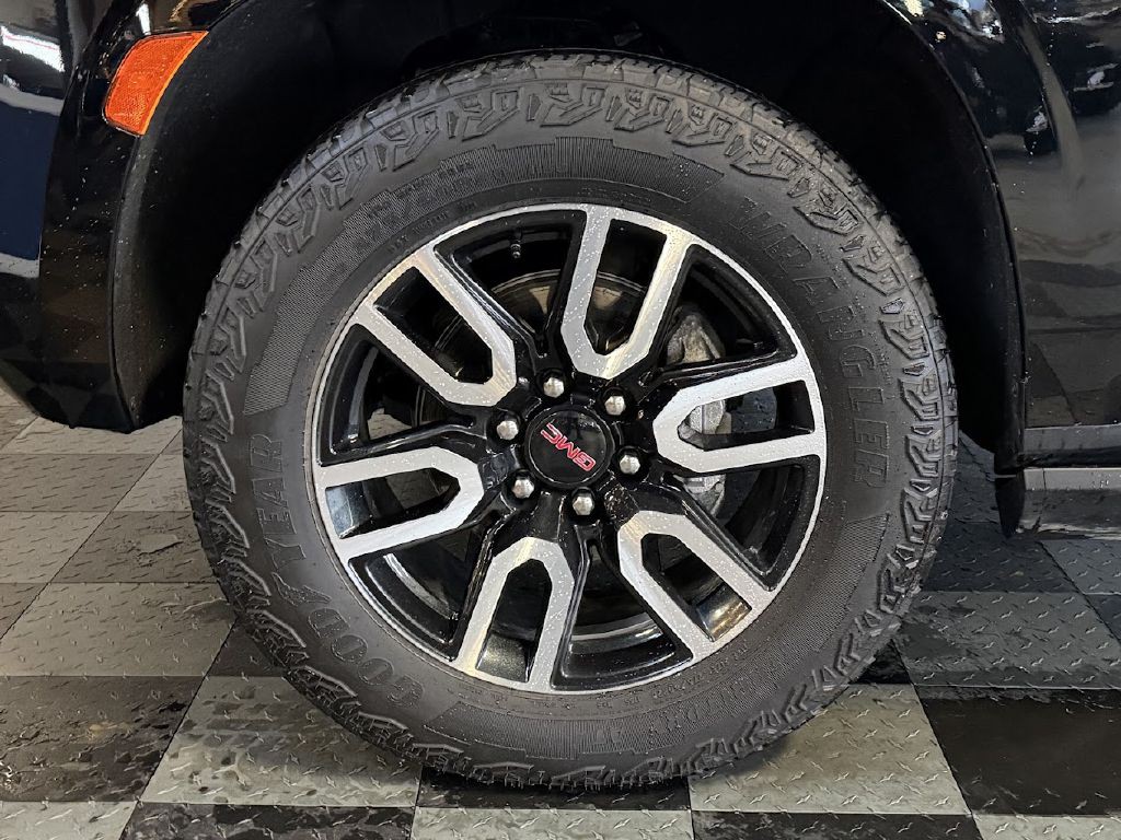 2024 GMC Yukon Image 34