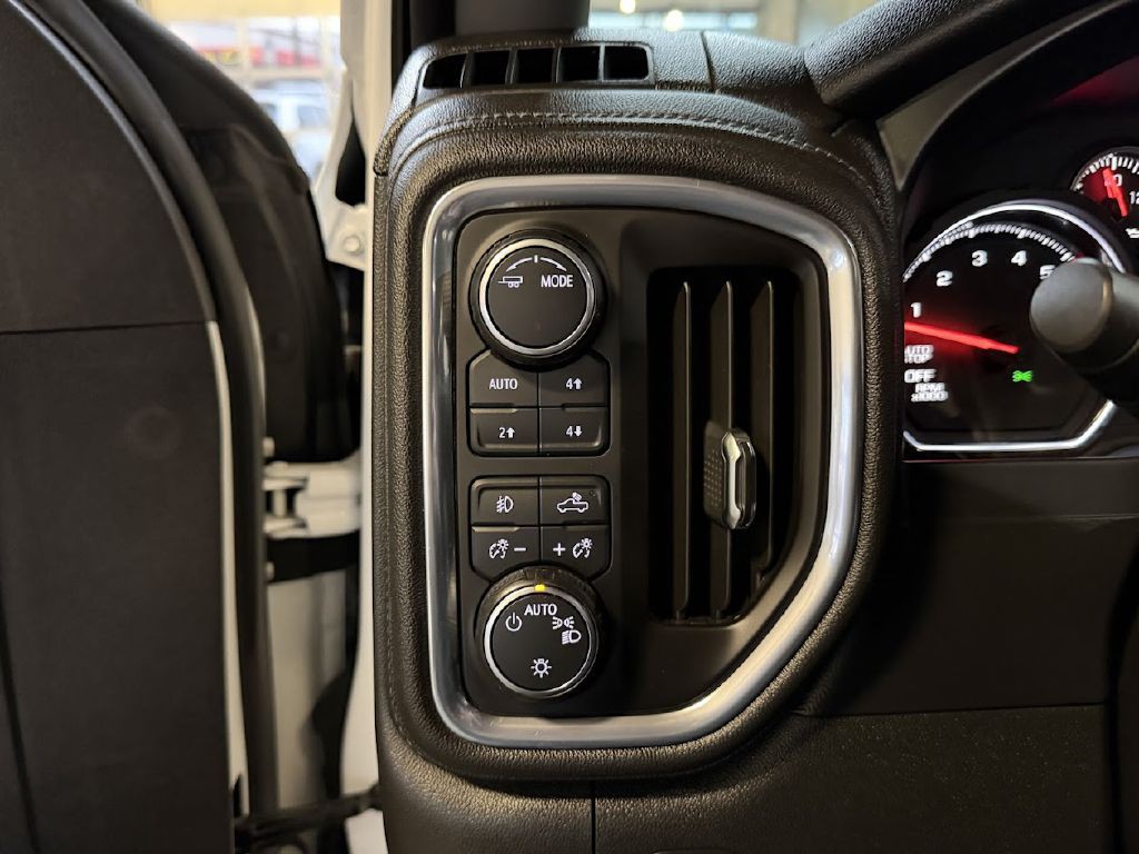 2021 Chevrolet Silverado 1500 Image 23