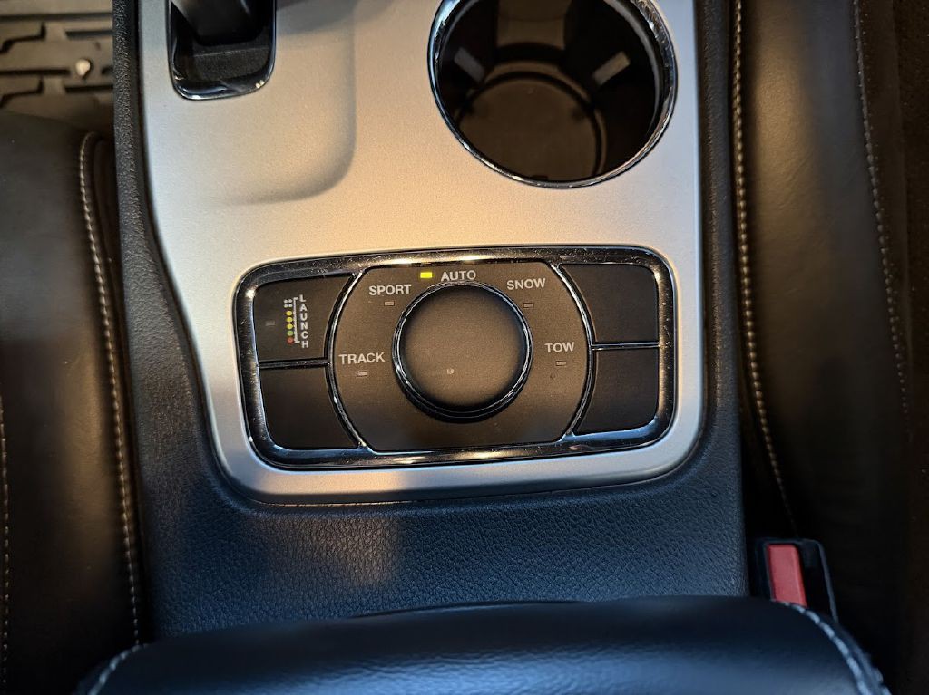 2014 Jeep Grand Cherokee Image 24