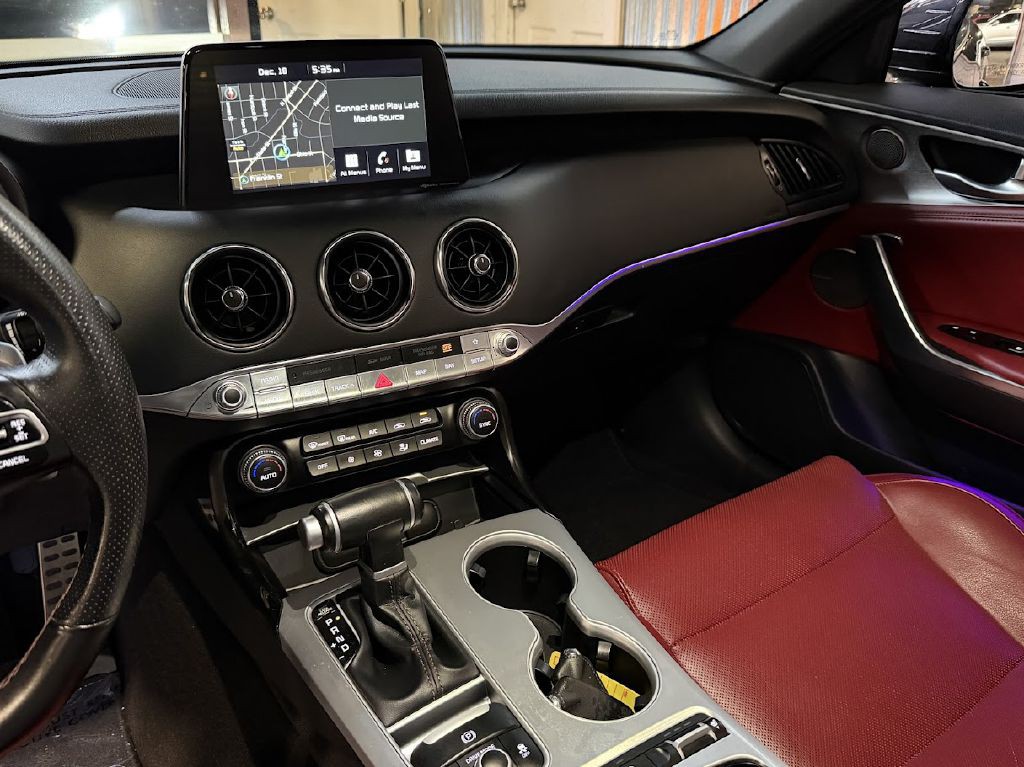 2018 Kia Stinger Image 14