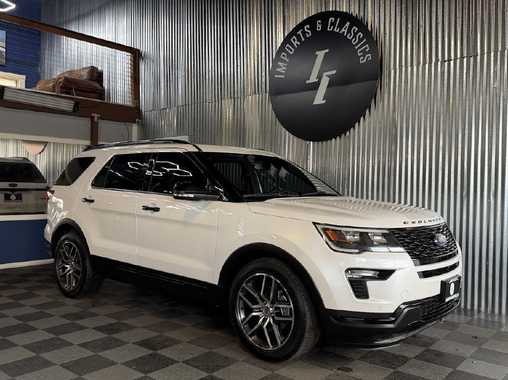 2019 Ford Explorer Image 2