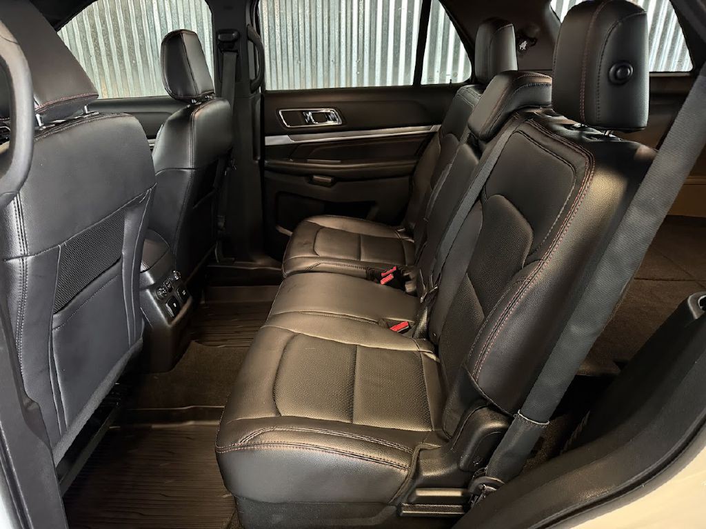 2019 Ford Explorer Image 16