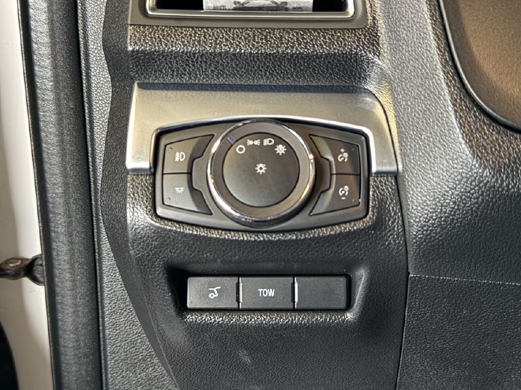 2019 Ford Explorer Image 25