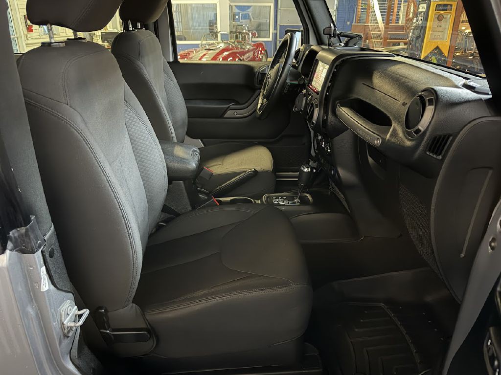 2017 Jeep Wrangler Image 11