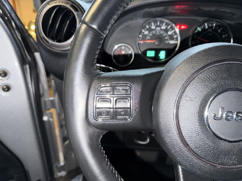 2017 Jeep Wrangler Image 17