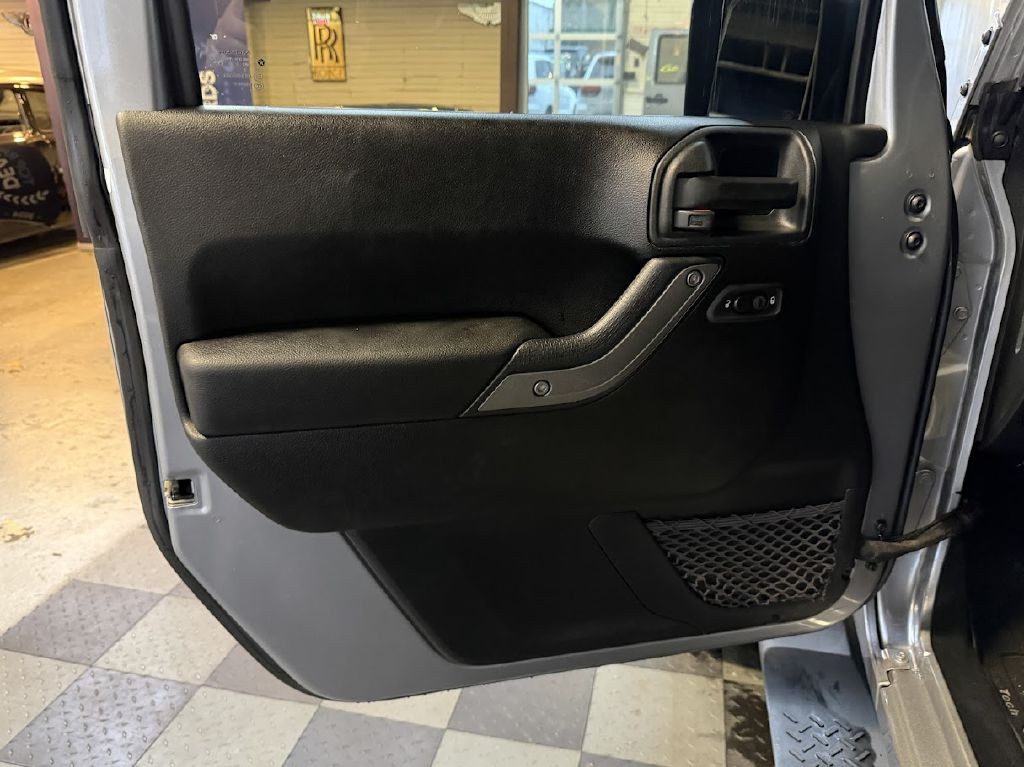 2017 Jeep Wrangler Image 21