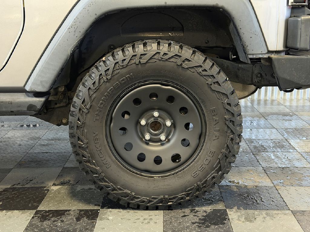 2017 Jeep Wrangler Image 28