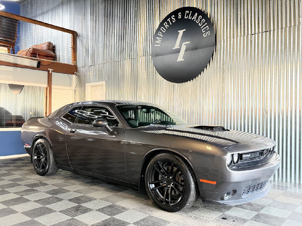 2015 Dodge Challenger Image 2