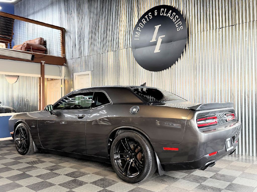 2015 Dodge Challenger Image 4