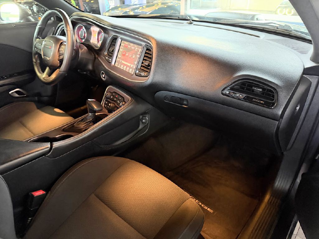 2015 Dodge Challenger Image 10