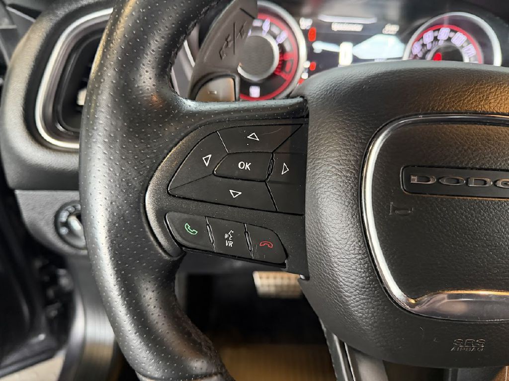 2015 Dodge Challenger Image 16