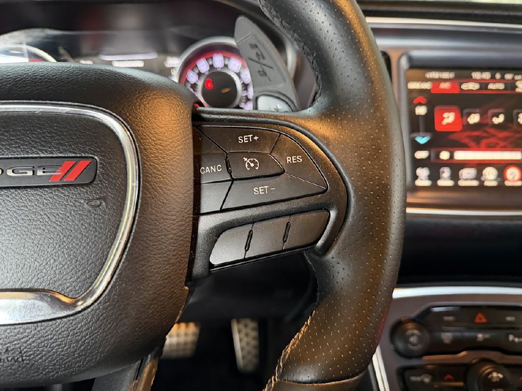 2015 Dodge Challenger Image 17