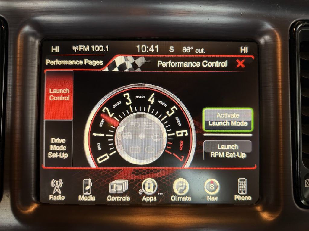 2015 Dodge Challenger Image 18