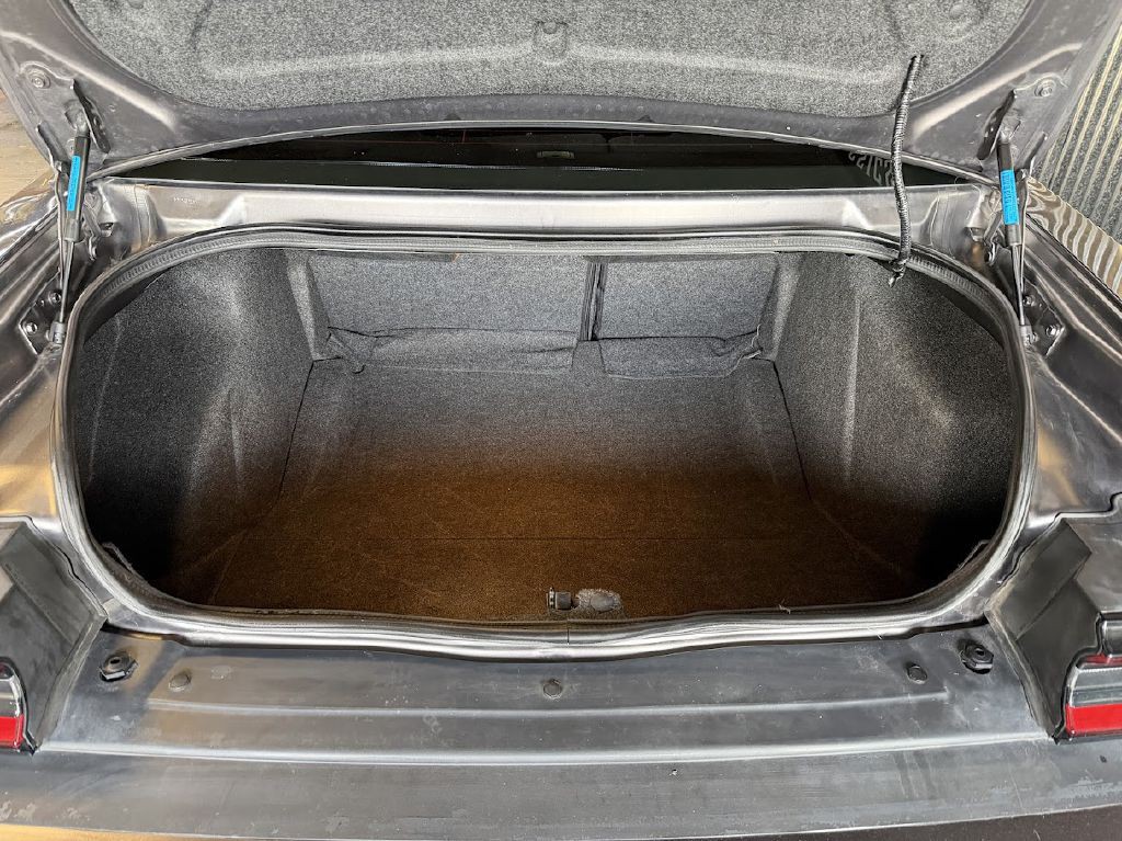 2015 Dodge Challenger Image 24