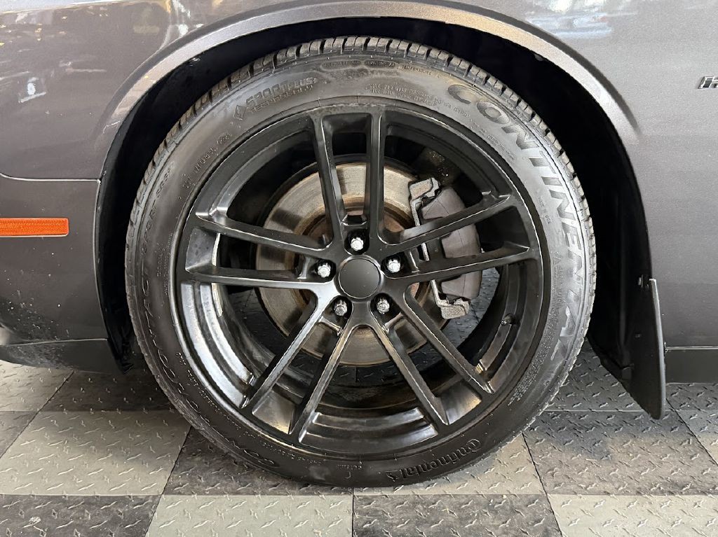 2015 Dodge Challenger Image 26