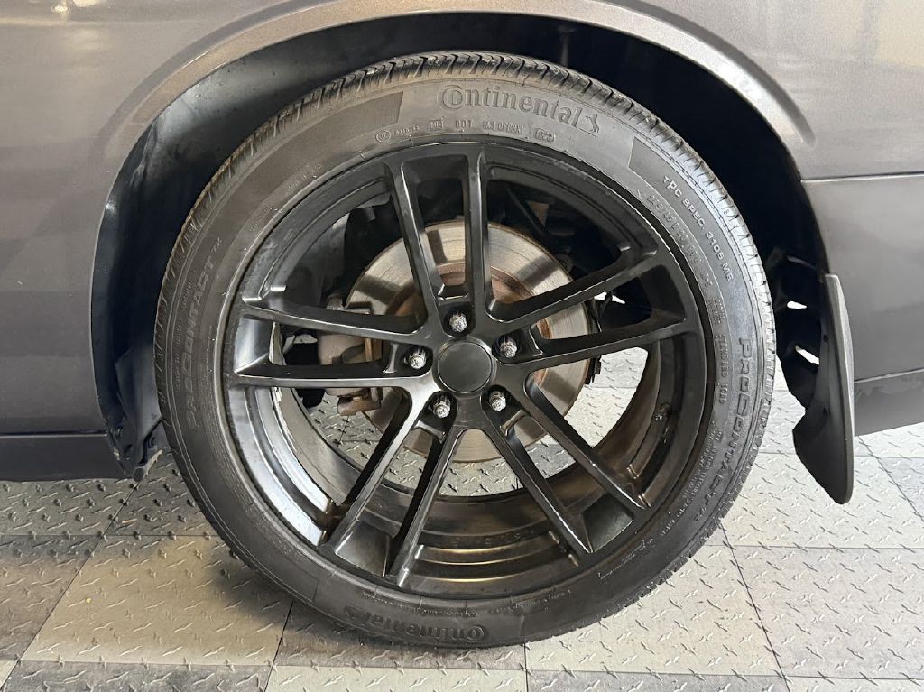 2015 Dodge Challenger Image 27