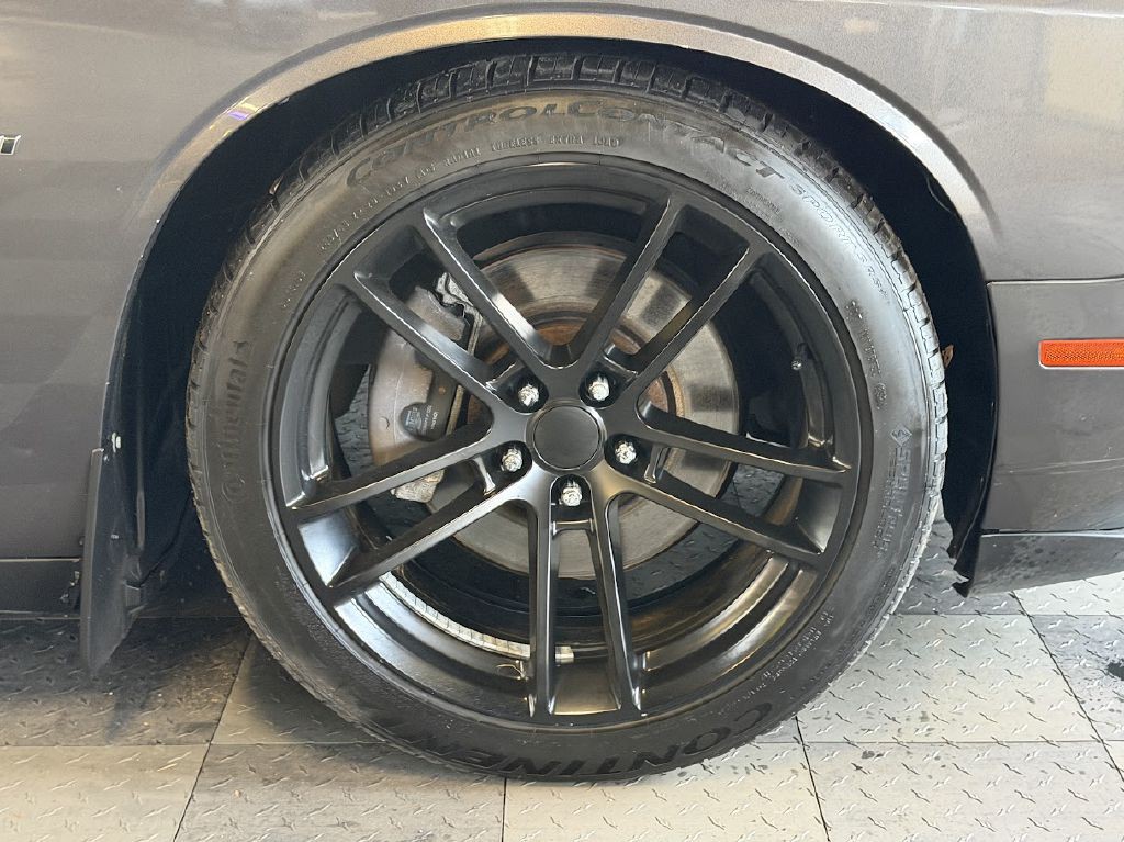 2015 Dodge Challenger Image 28