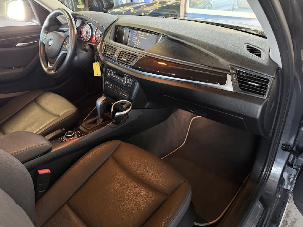 2015 BMW X1 Image 12