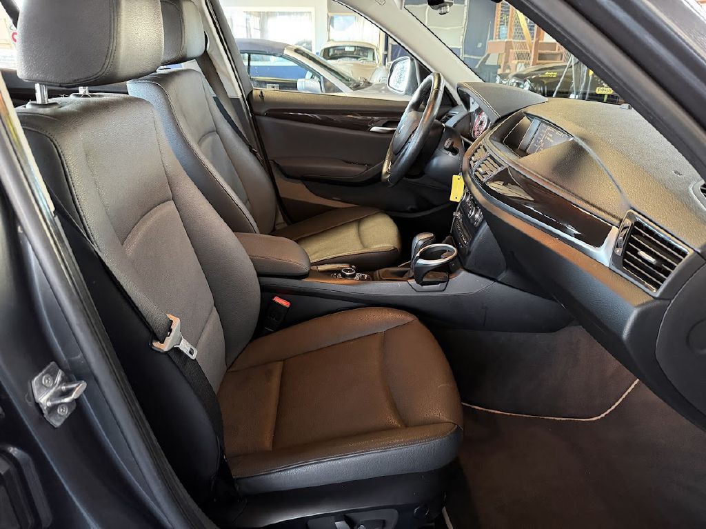 2015 BMW X1 Image 13