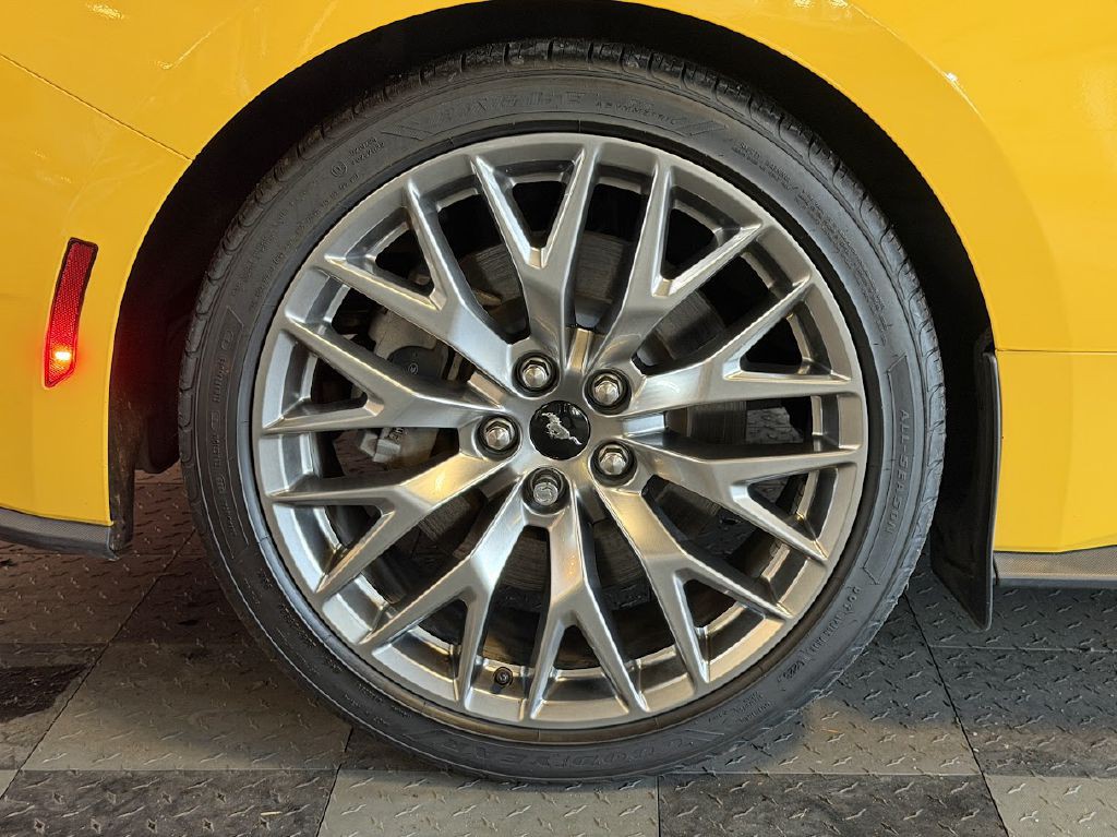 2024 Ford Mustang Image 27