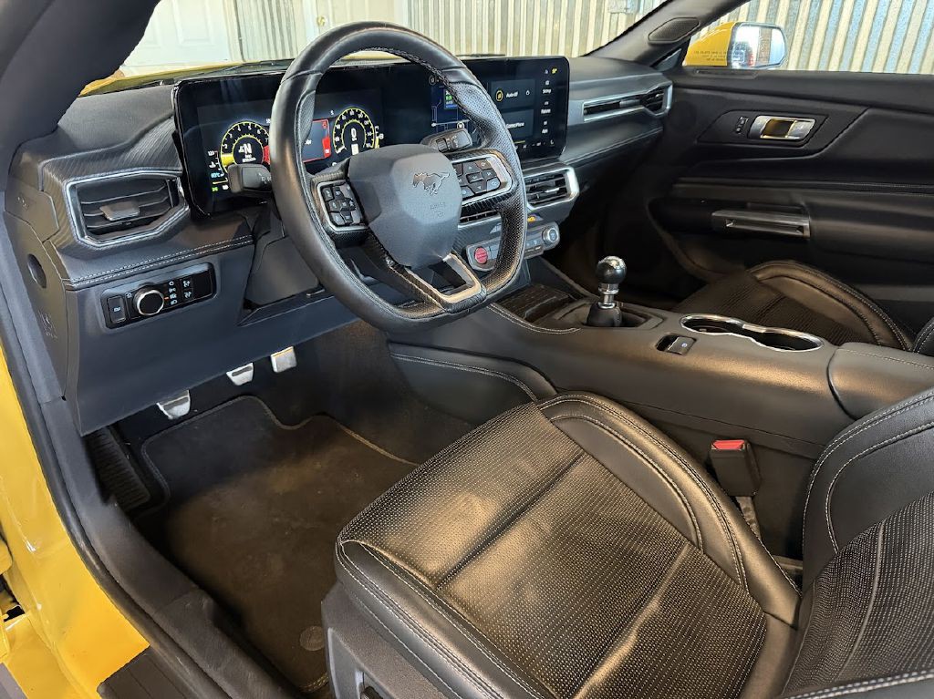 2024 Ford Mustang Image 9