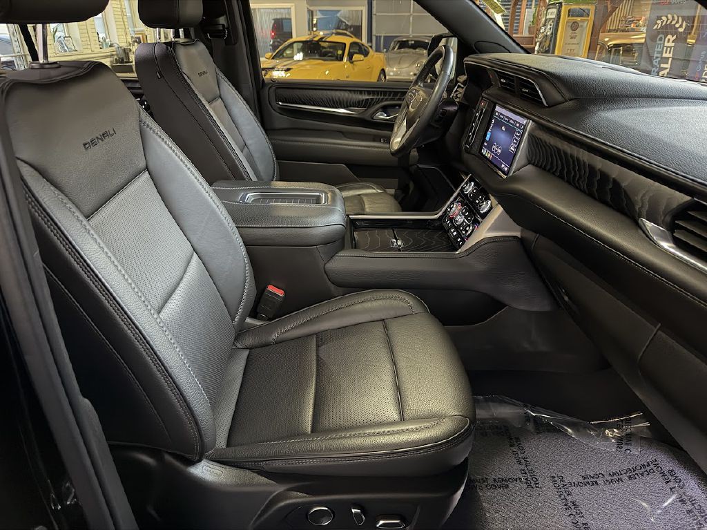 2021 GMC Yukon Image 13