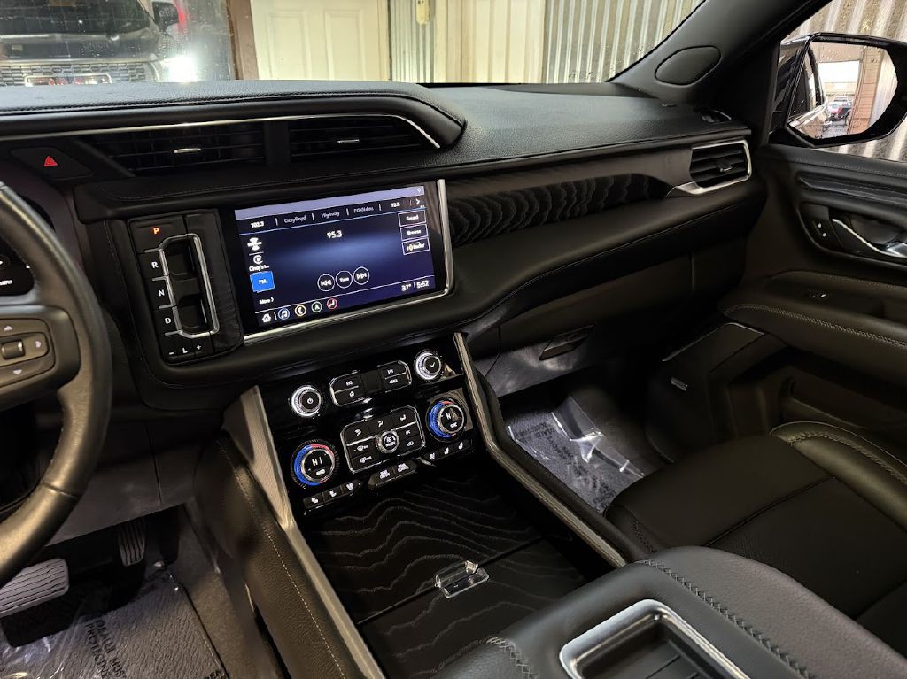 2021 GMC Yukon Image 14