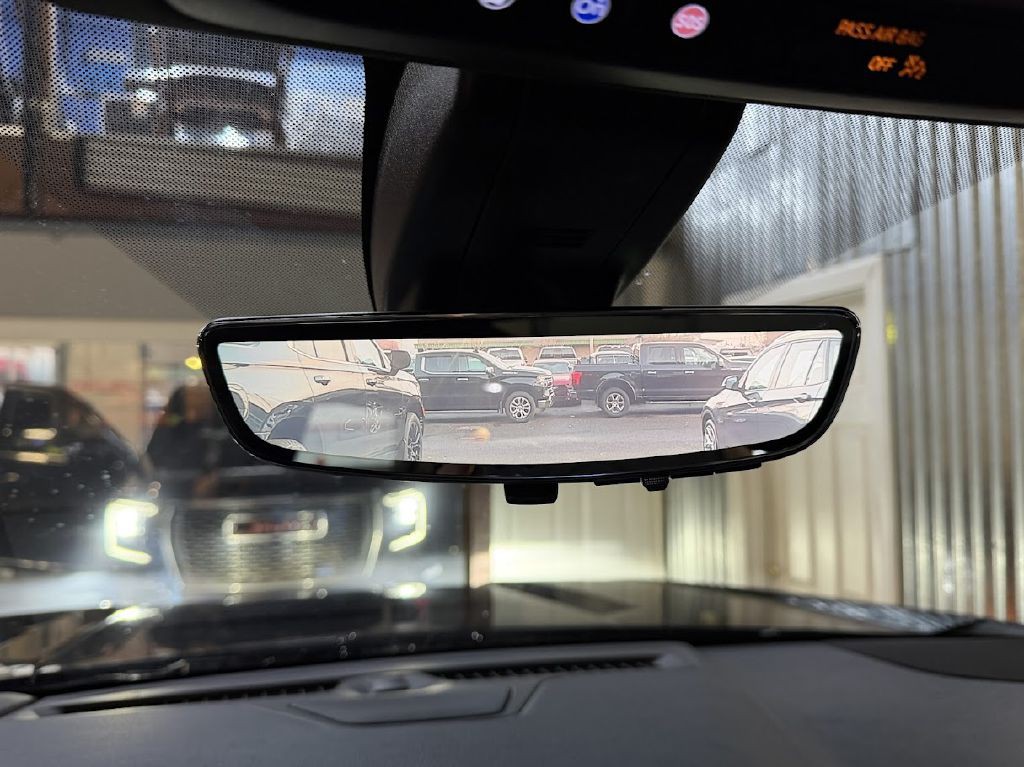 2021 GMC Yukon Image 25