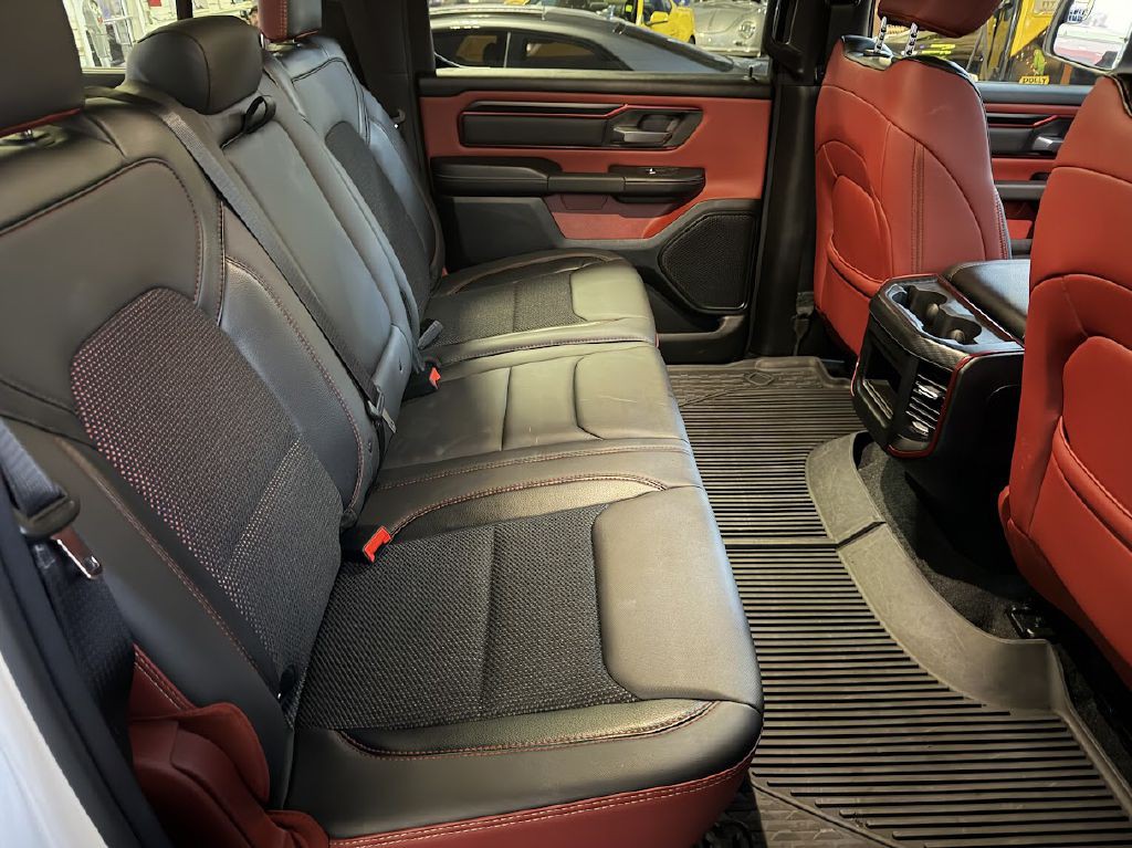 2025 RAM 1500 Image 15