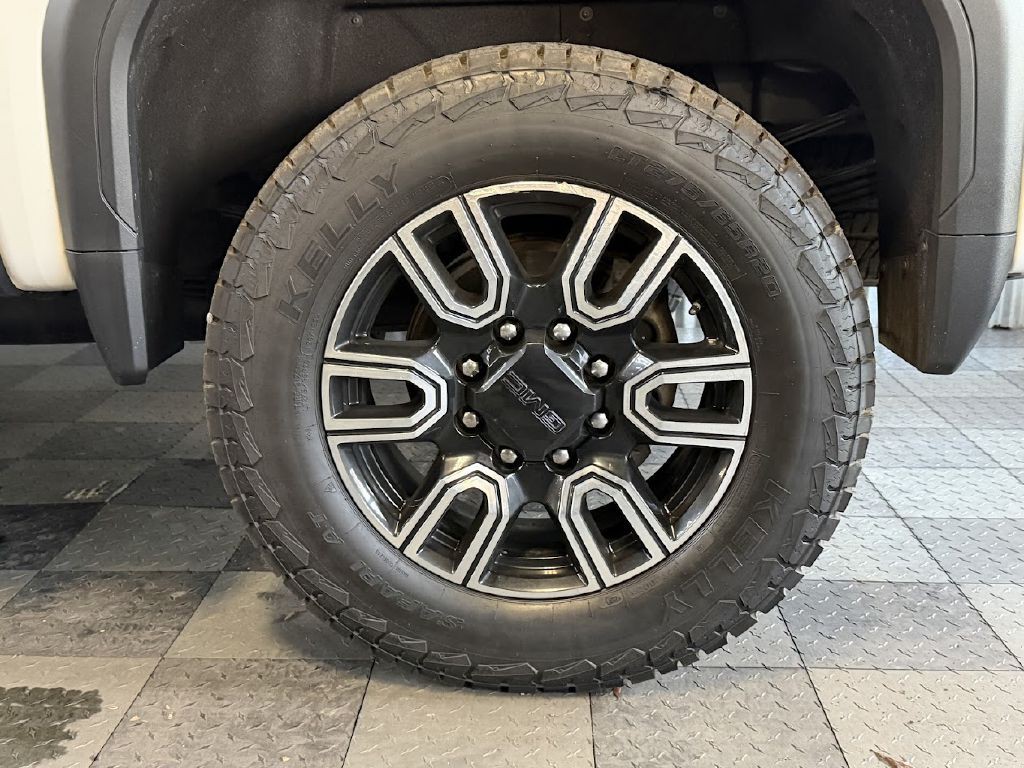 2020 GMC Sierra Image 32