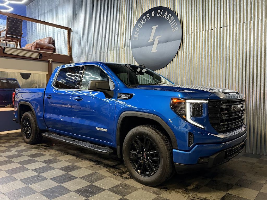 2022 GMC Sierra Image 2