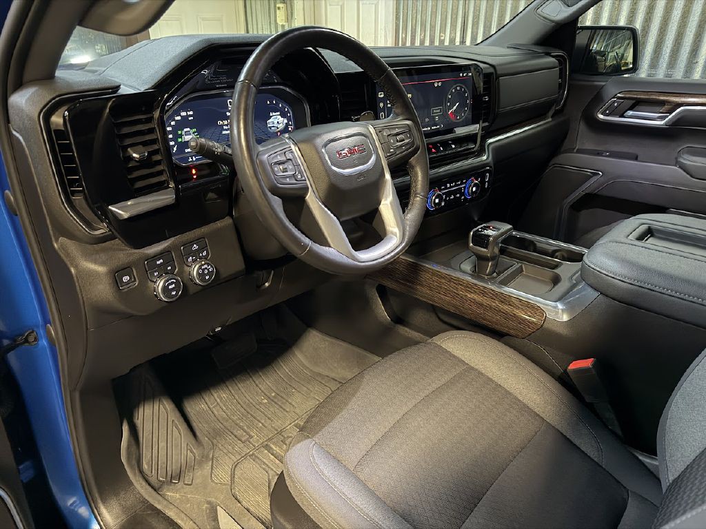 2022 GMC Sierra Image 11